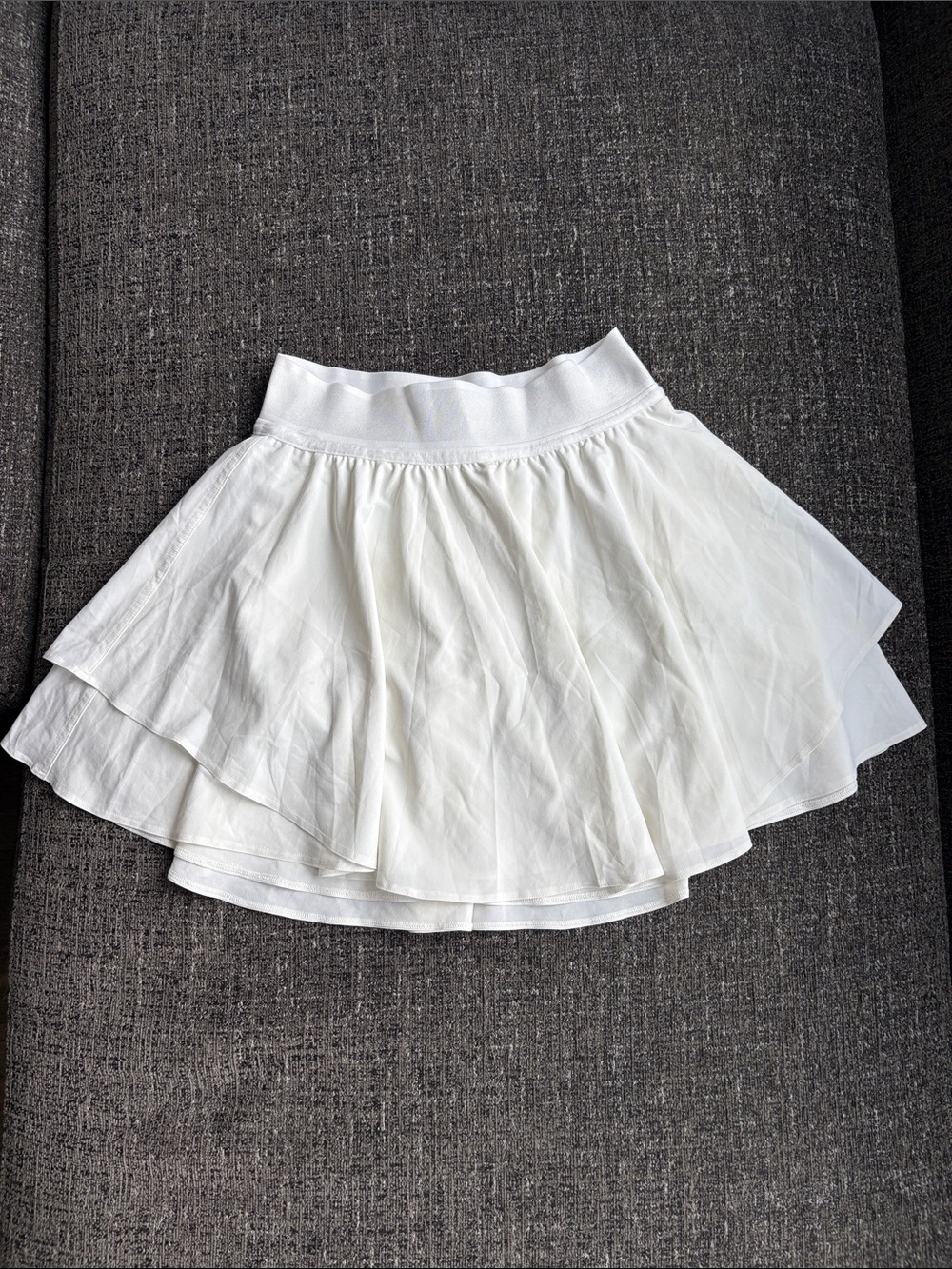 Lululemon Court Rival Skirt in White Size 2 Tall